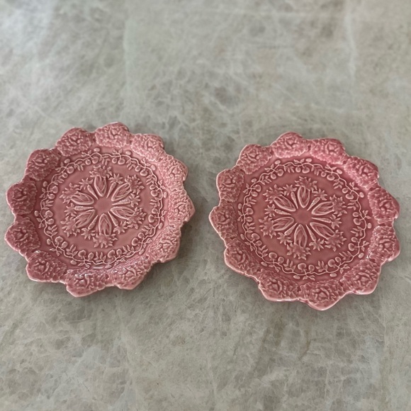 Pink Ceramic Majolica Spring Motif Plate by Rafael Bordallo Pinheiro, Portugal - Picture 7 of 8